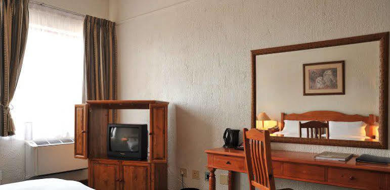 Hotel Promenade Nelspruit Mbombela Exterior foto